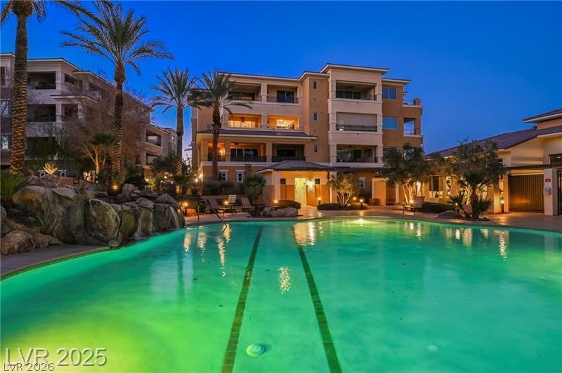 9207 Tesoras Drive 401