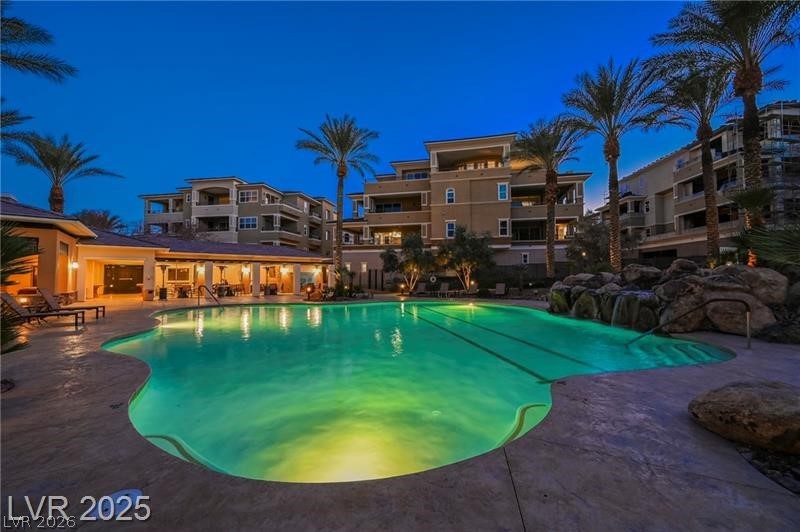 9207 Tesoras Drive 401