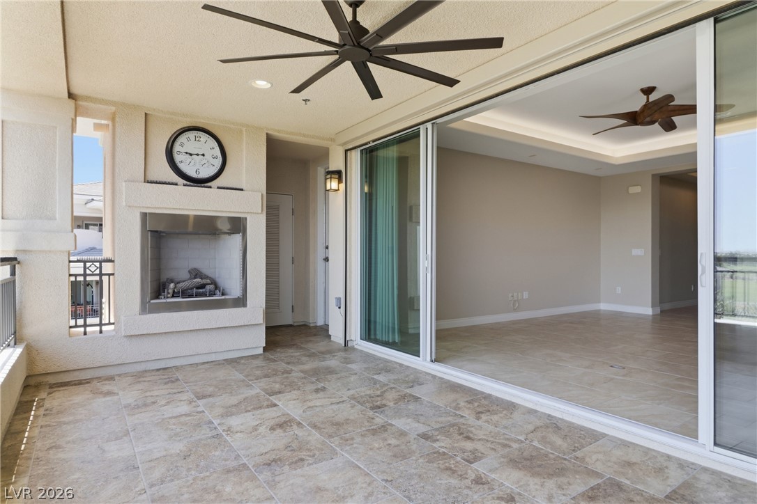 9207 Tesoras Drive 401