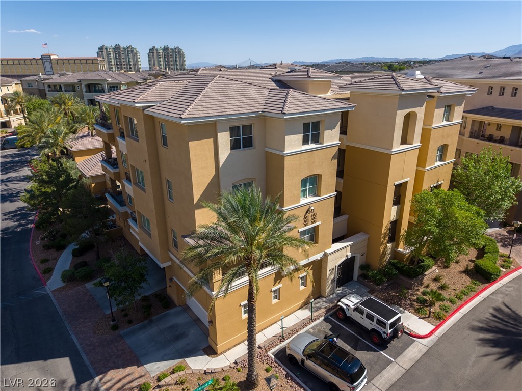9207 Tesoras Drive 401