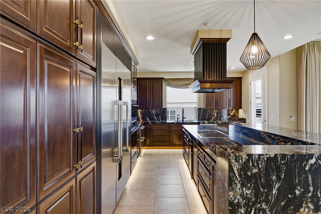 9207 Tesoras Drive 401