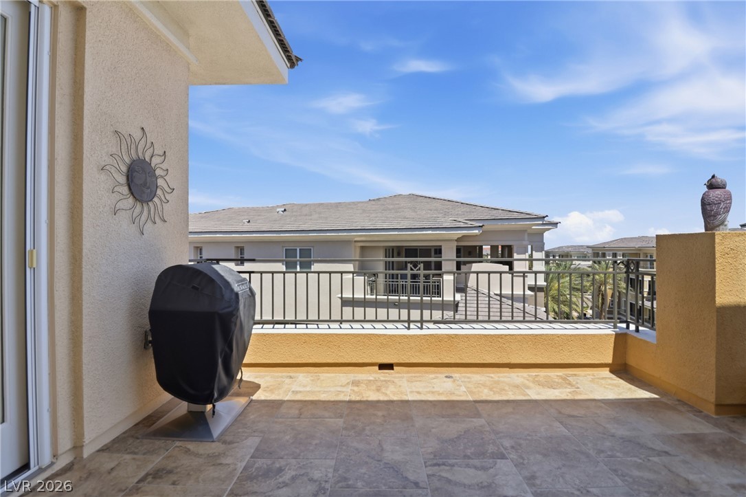 9207 Tesoras Drive 401