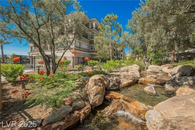 9207 Tesoras Drive 401