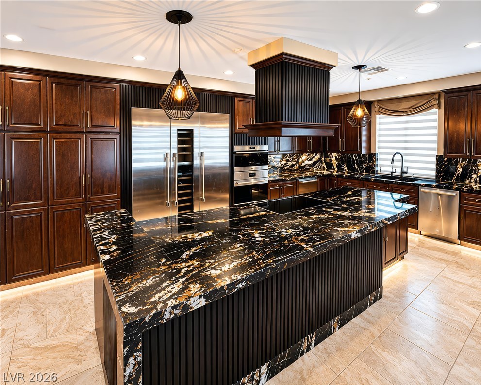 9207 Tesoras Drive 401