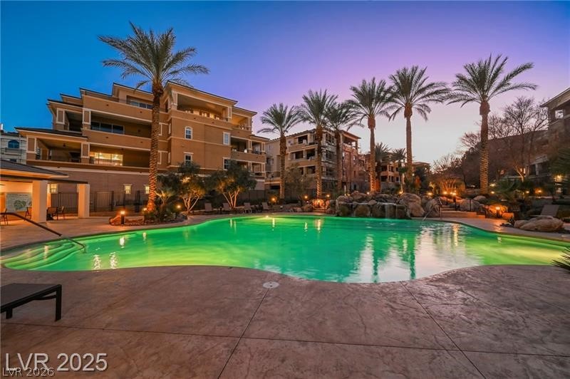 9207 Tesoras Drive 401