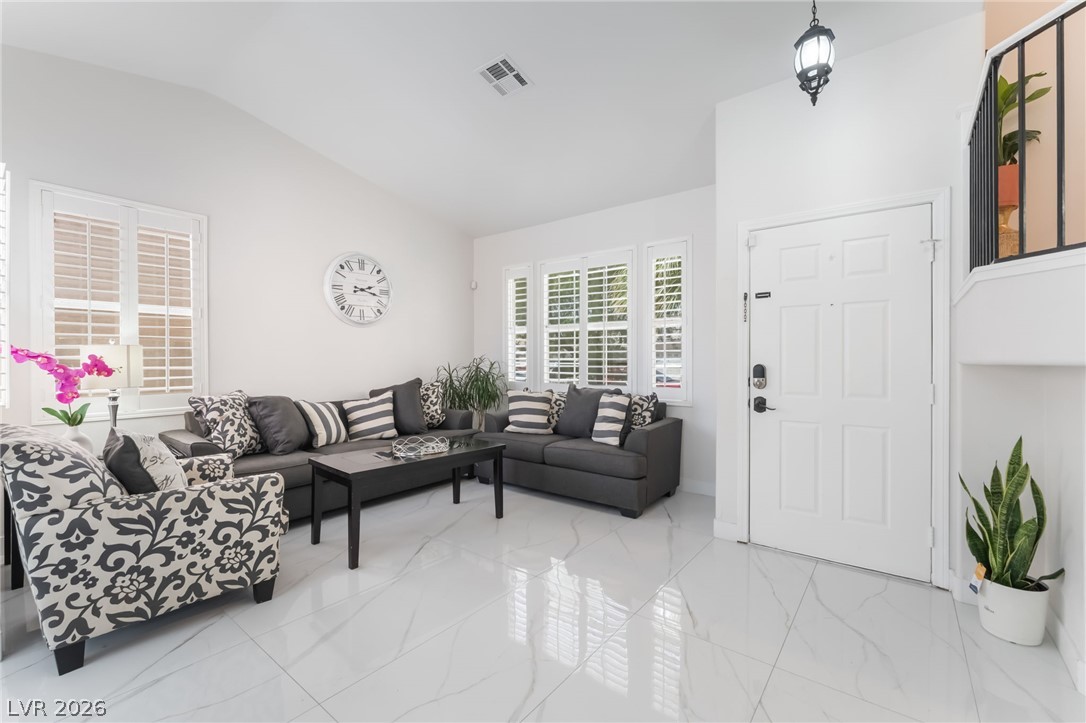 107 Zenith Point Avenue