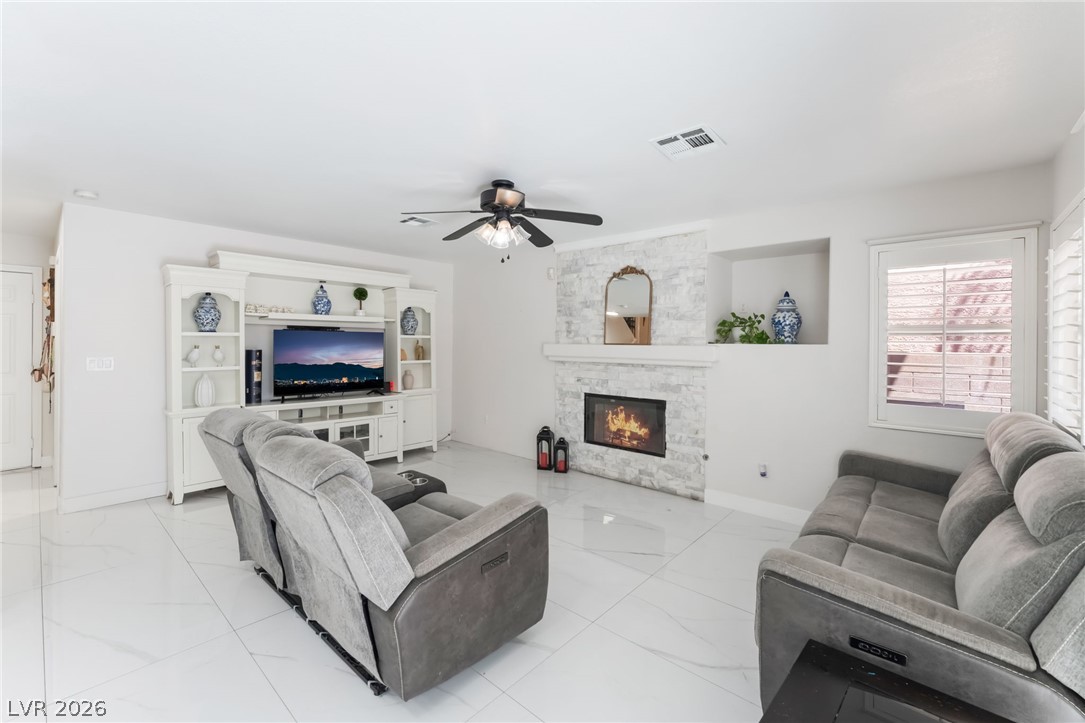 107 Zenith Point Avenue