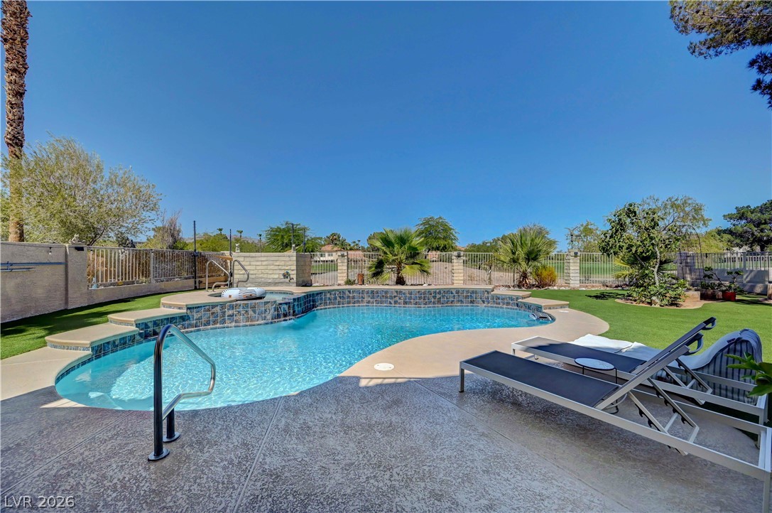5260 Drifting Dunes Drive