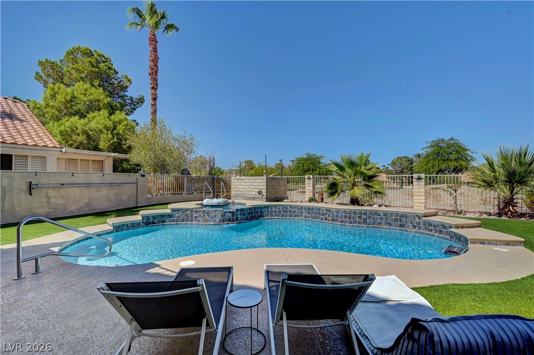5260 Drifting Dunes Drive