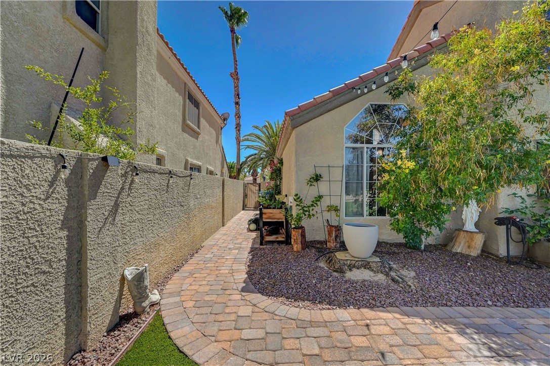5260 Drifting Dunes Drive