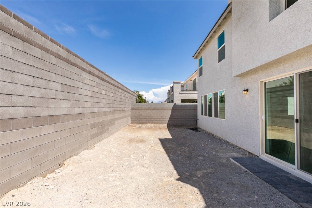 9949 Locking Biner Avenue