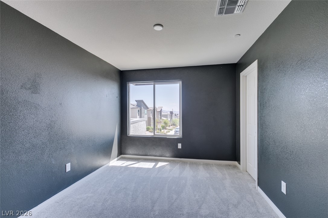 9949 Locking Biner Avenue