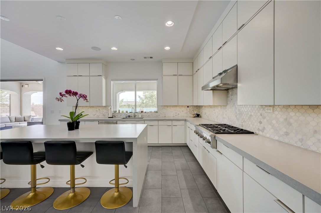 260 Tarragona Breeze Avenue
