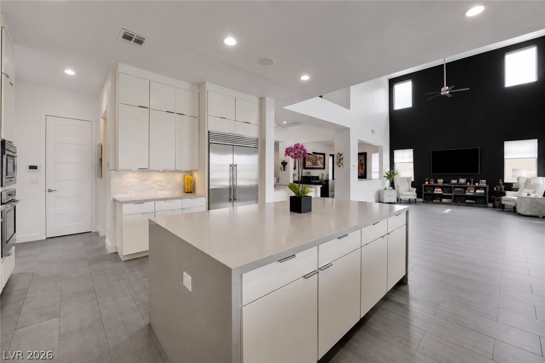 260 Tarragona Breeze Avenue