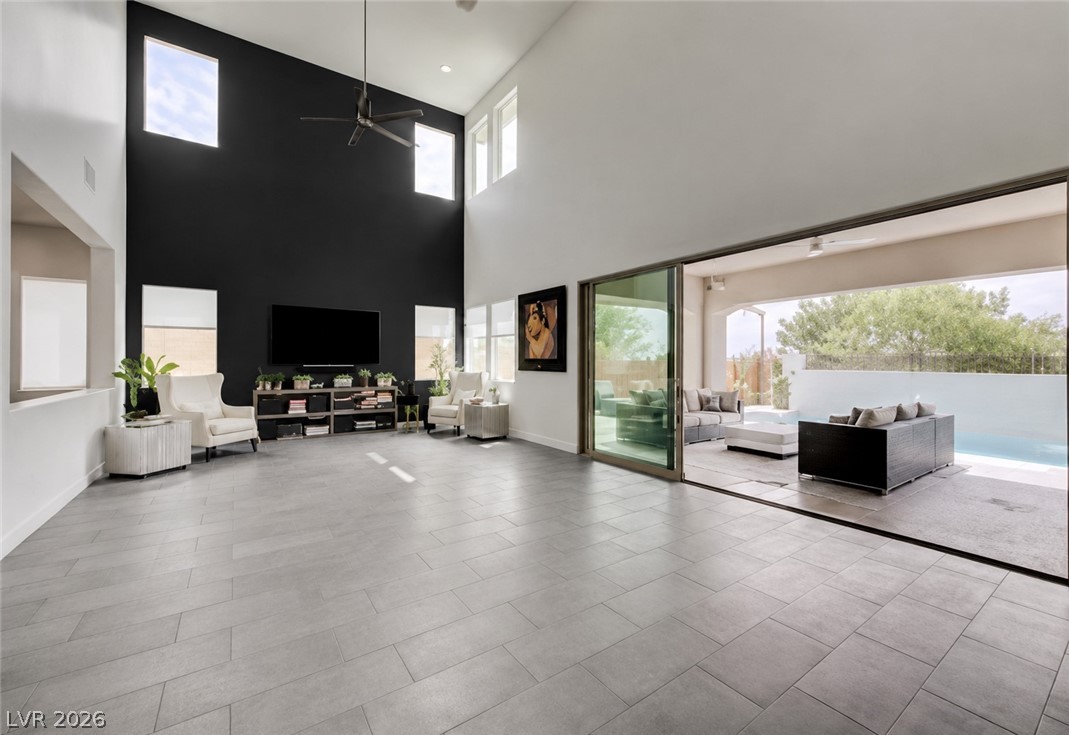 260 Tarragona Breeze Avenue