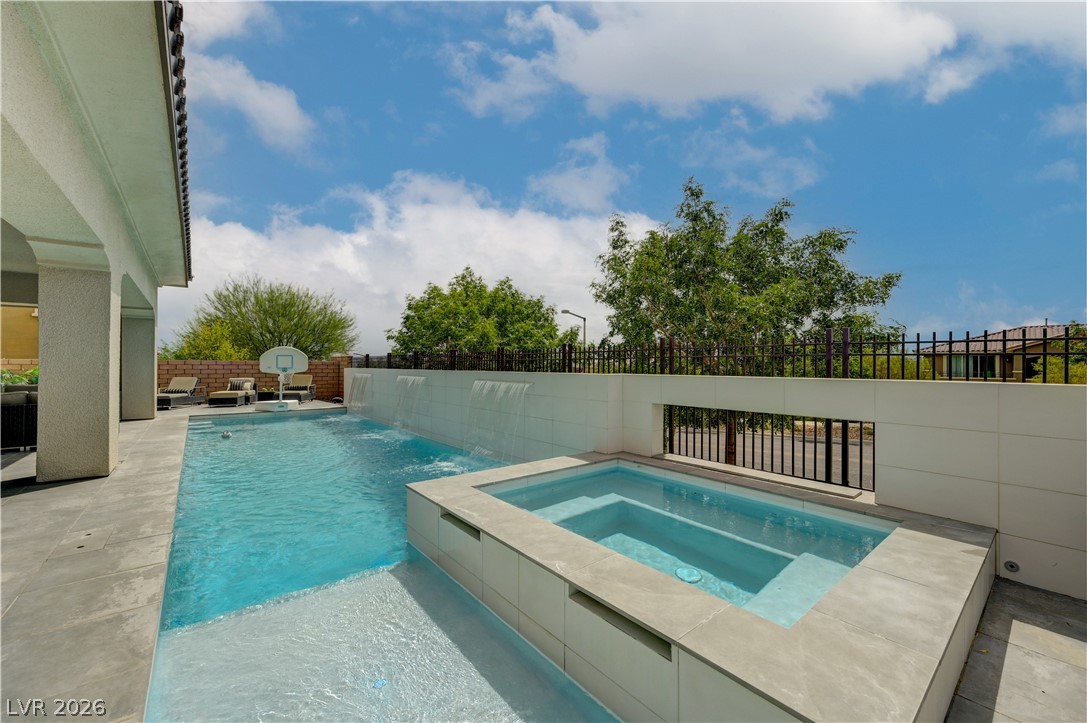260 Tarragona Breeze Avenue