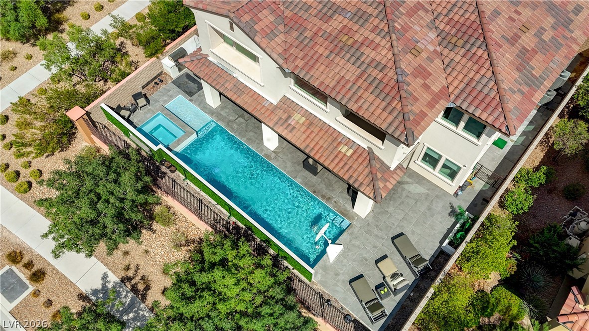260 Tarragona Breeze Avenue