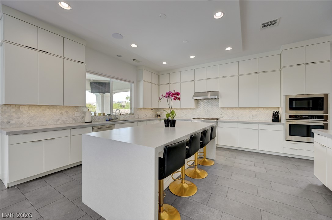 260 Tarragona Breeze Avenue