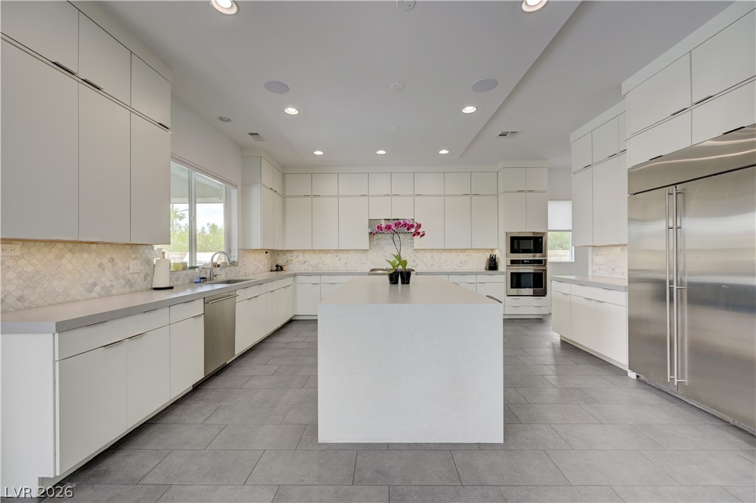260 Tarragona Breeze Avenue