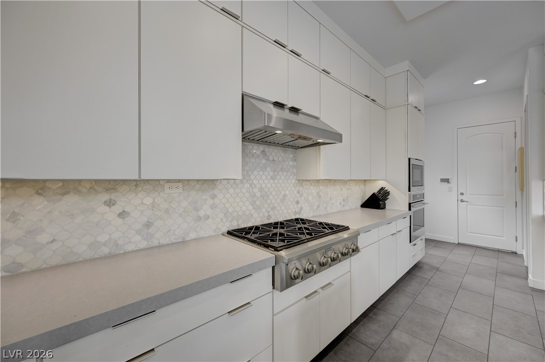 260 Tarragona Breeze Avenue