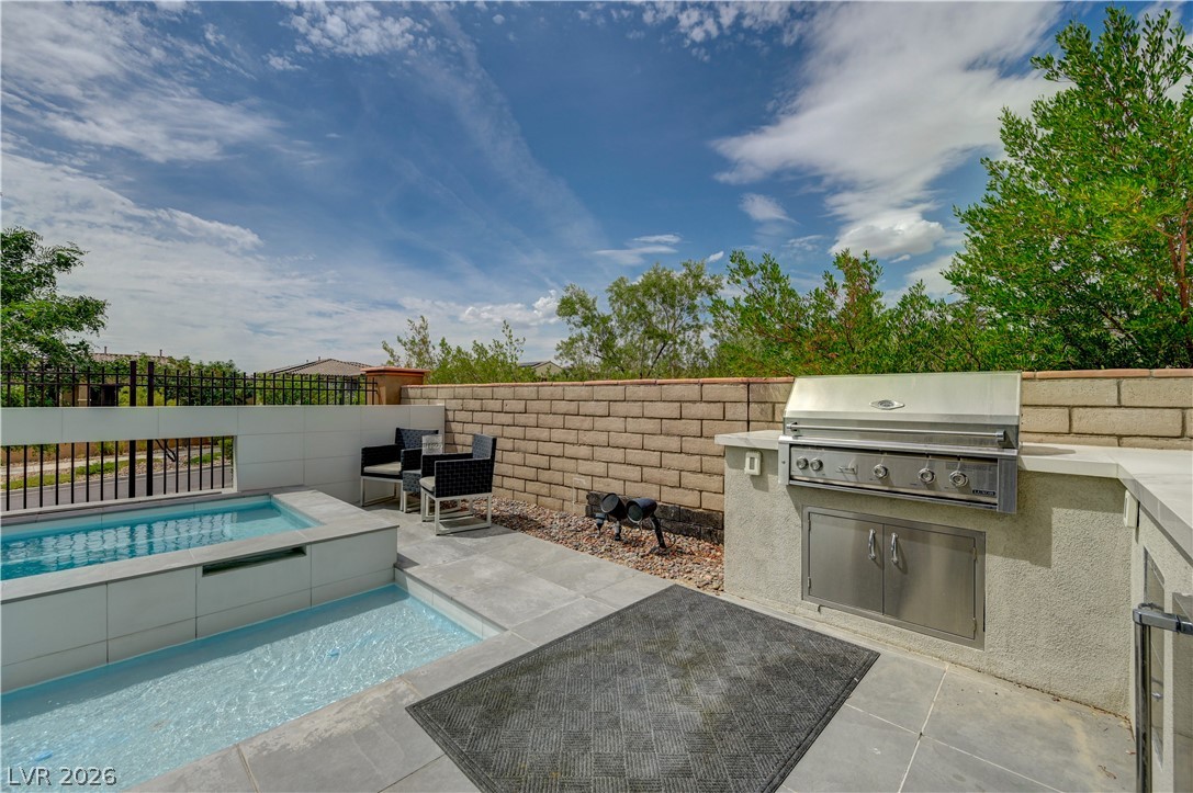 260 Tarragona Breeze Avenue