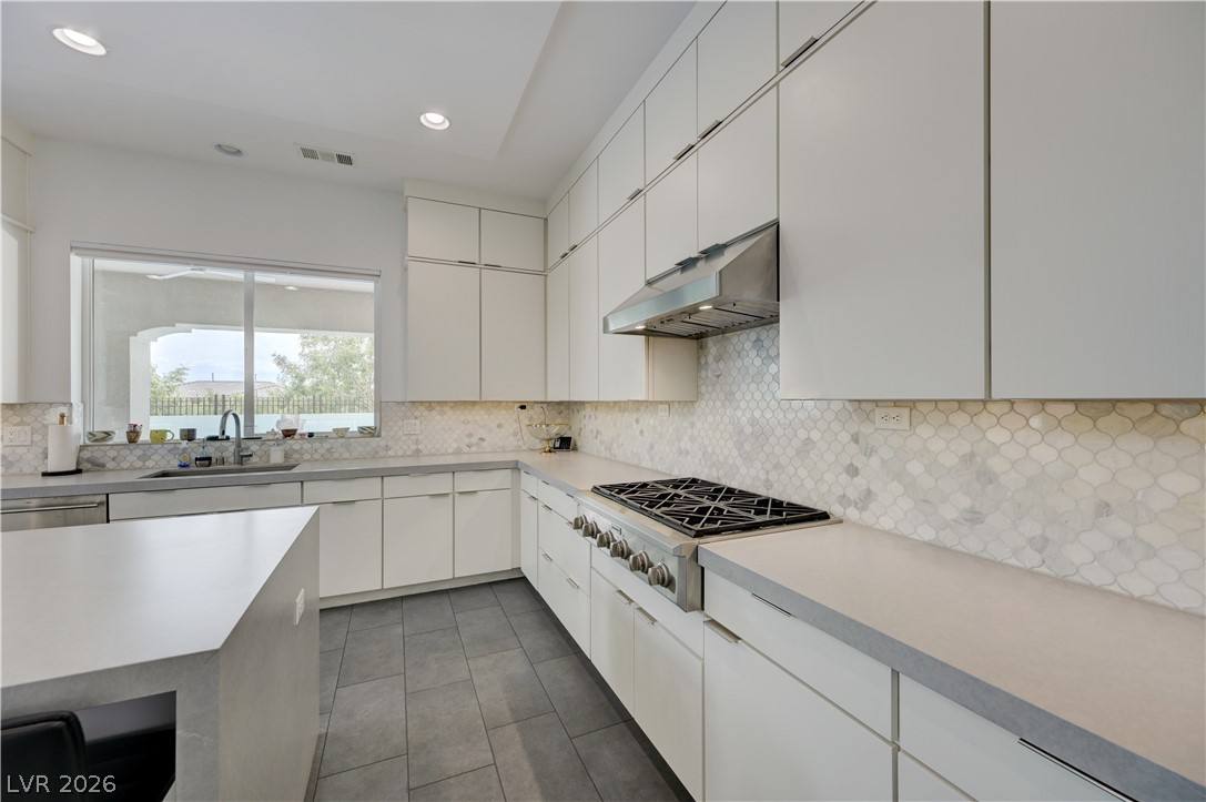 260 Tarragona Breeze Avenue