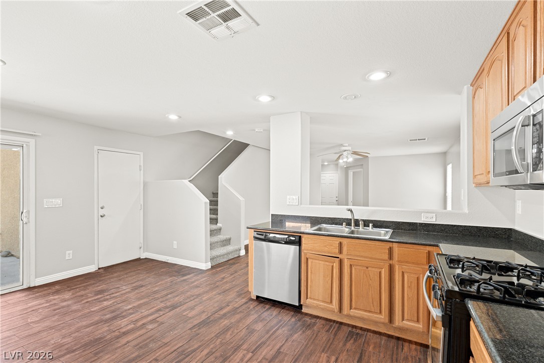 82 Wood Cliff Avenue