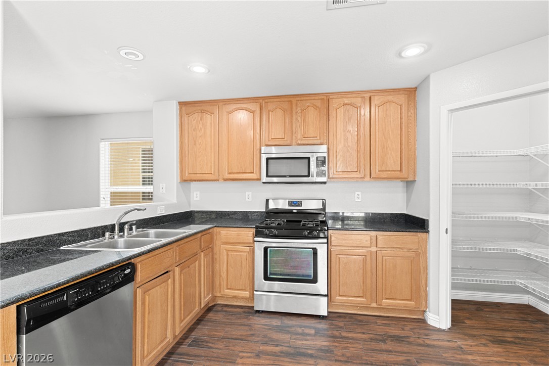 82 Wood Cliff Avenue