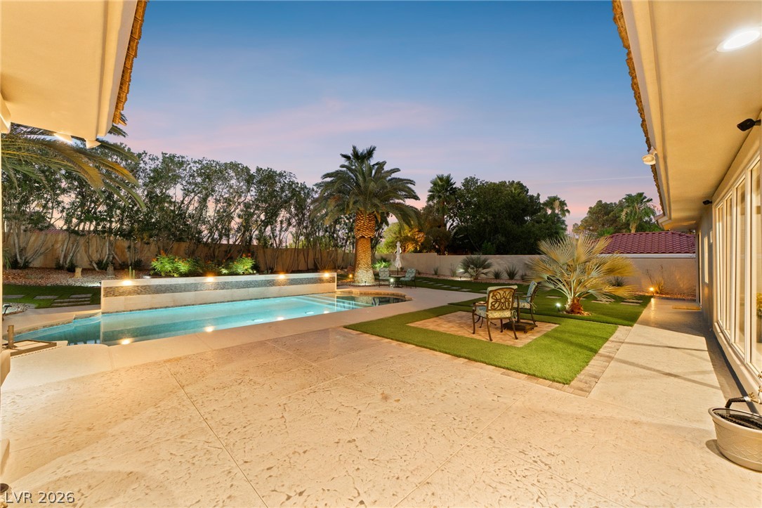 2227 Versailles Court