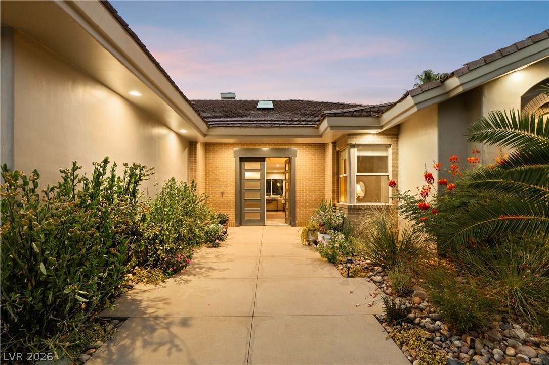 2227 Versailles Court