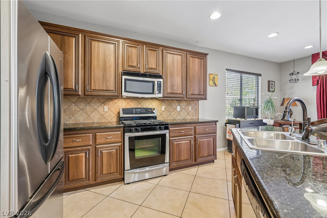 3736 Jasmine Heights Avenue