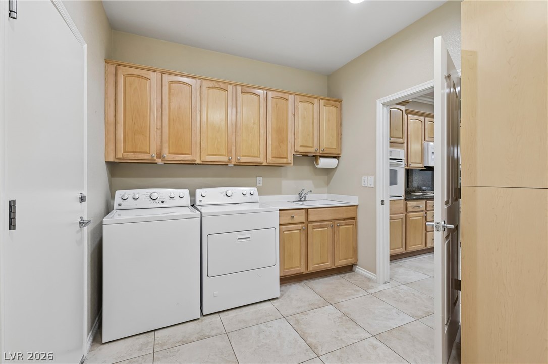 2559 Deora Way