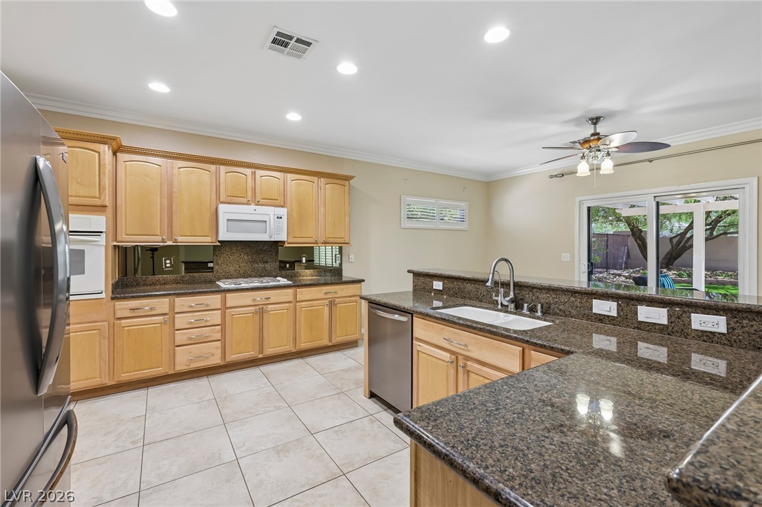 2559 Deora Way