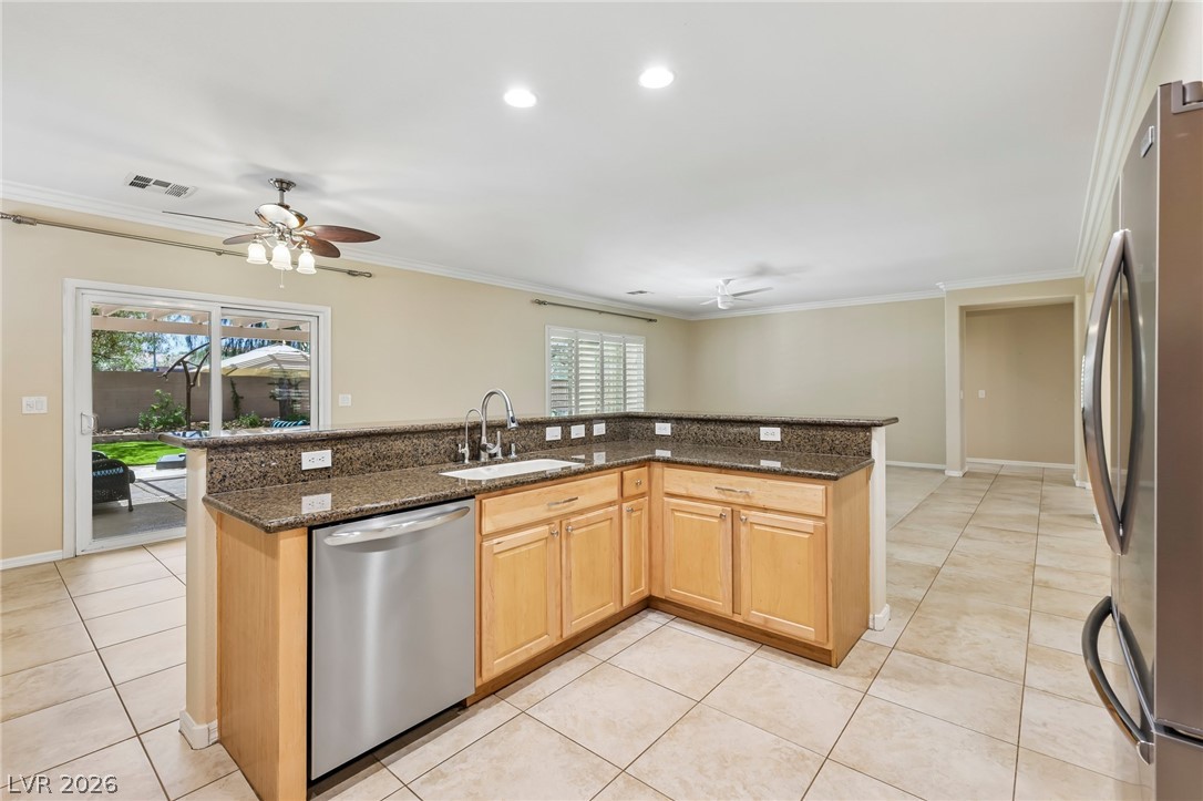 2559 Deora Way