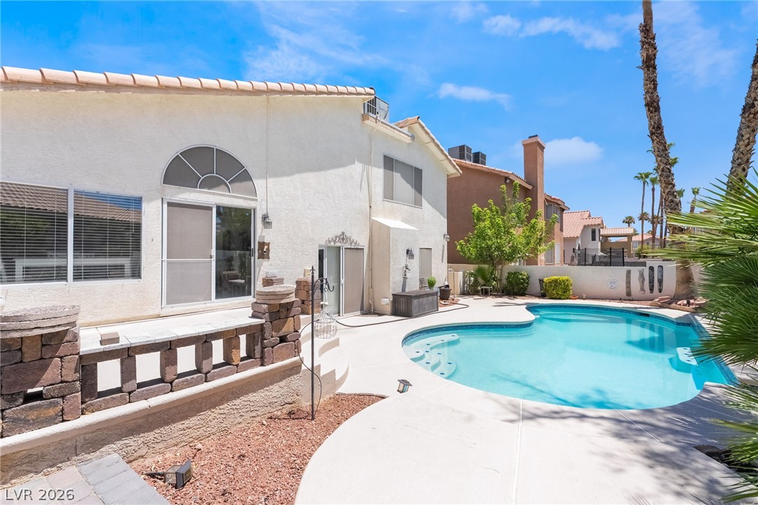2835 Via Terra Street