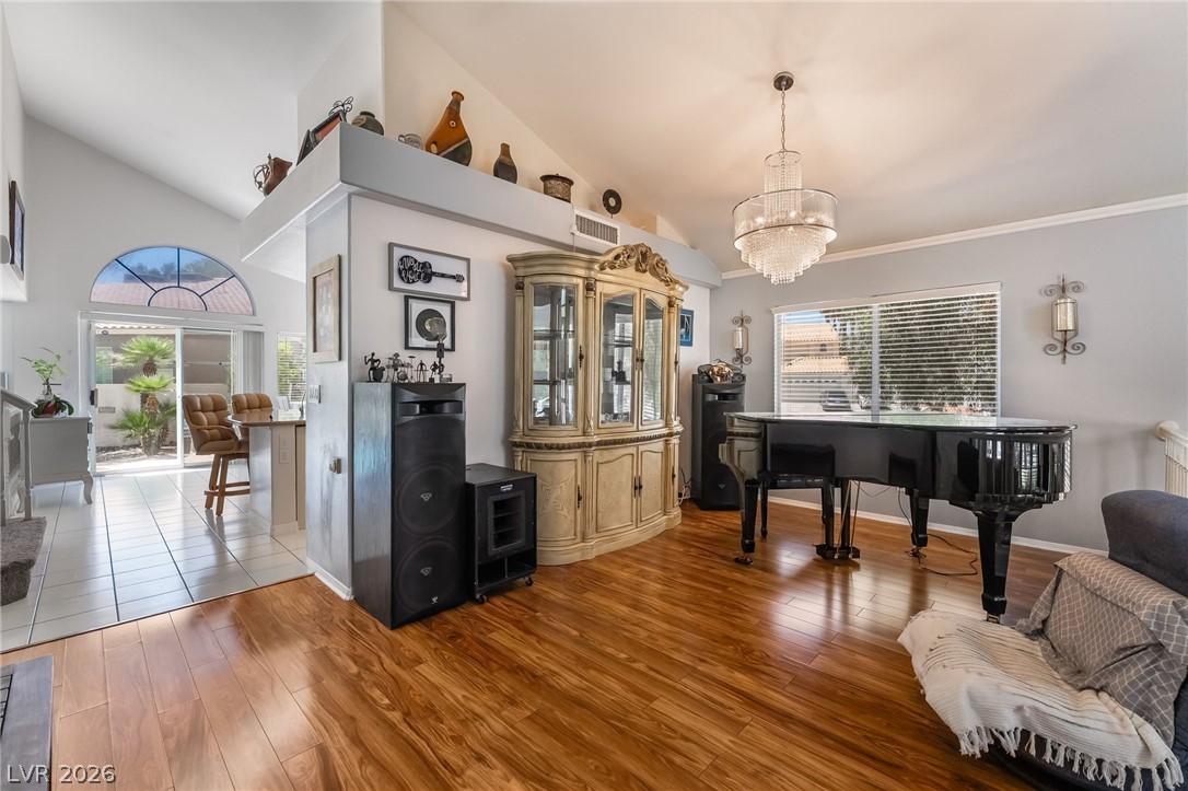 2835 Via Terra Street