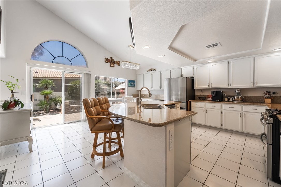 2835 Via Terra Street