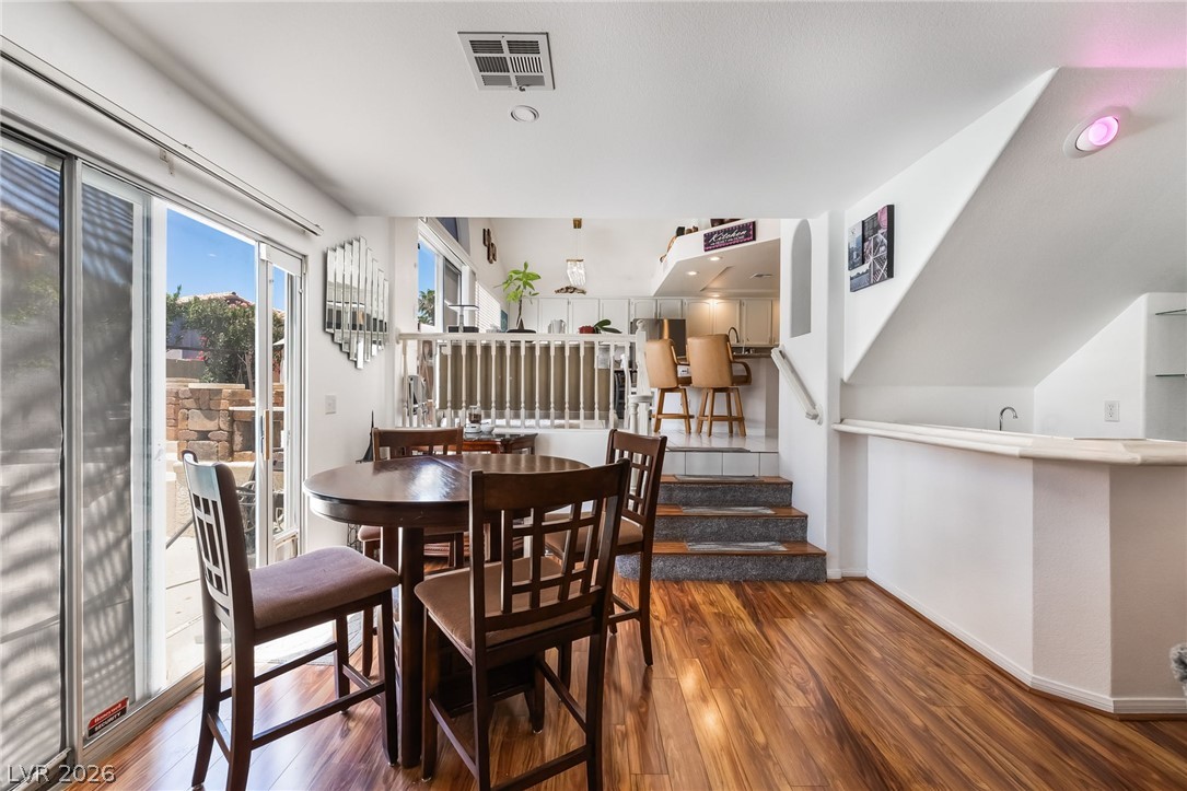 2835 Via Terra Street