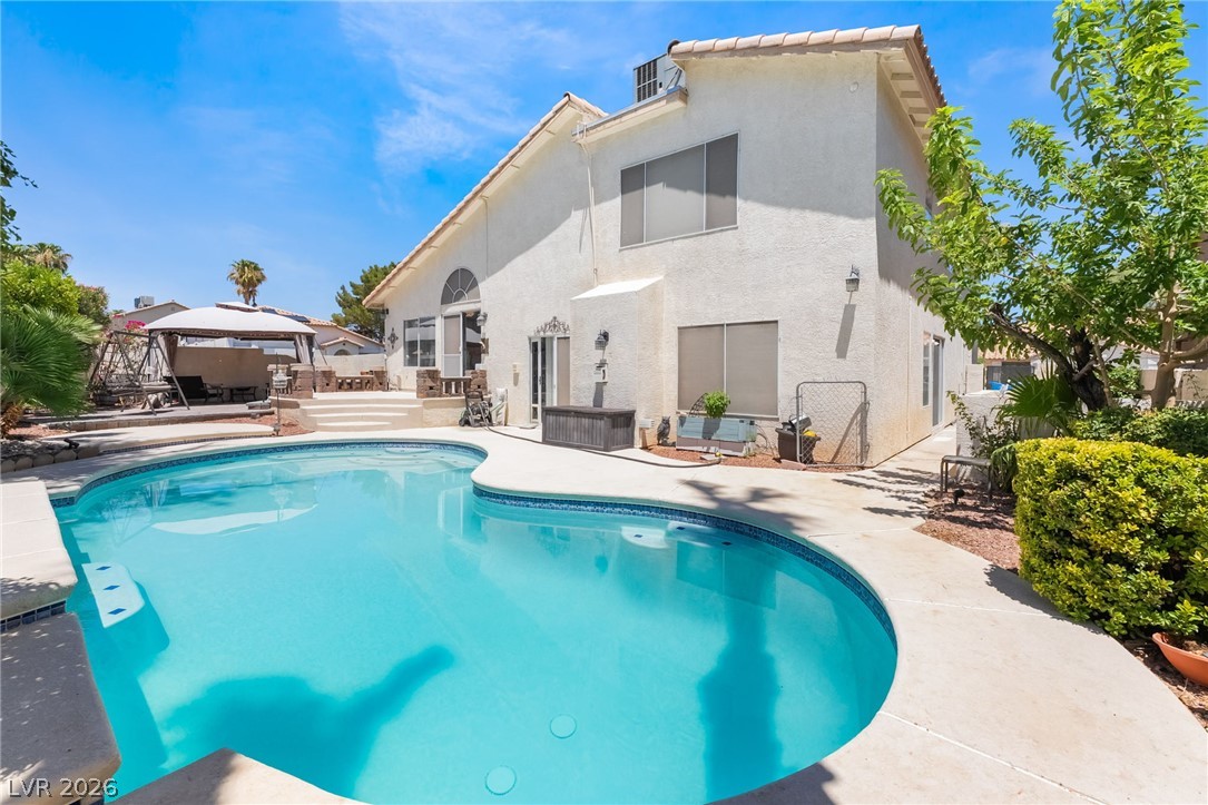 2835 Via Terra Street