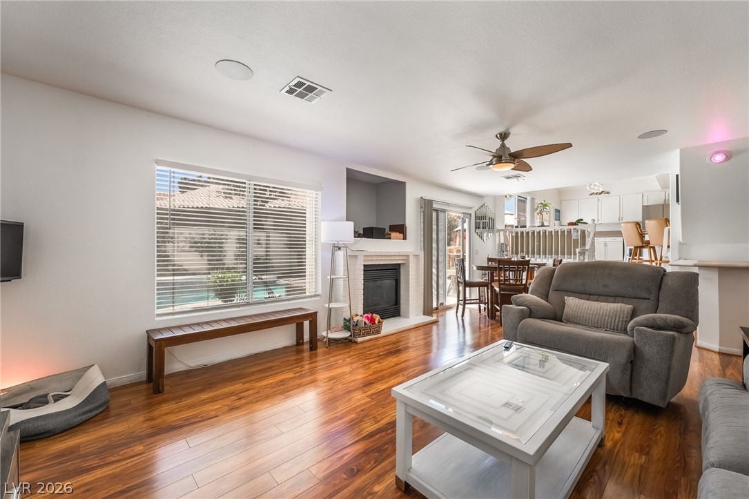 2835 Via Terra Street