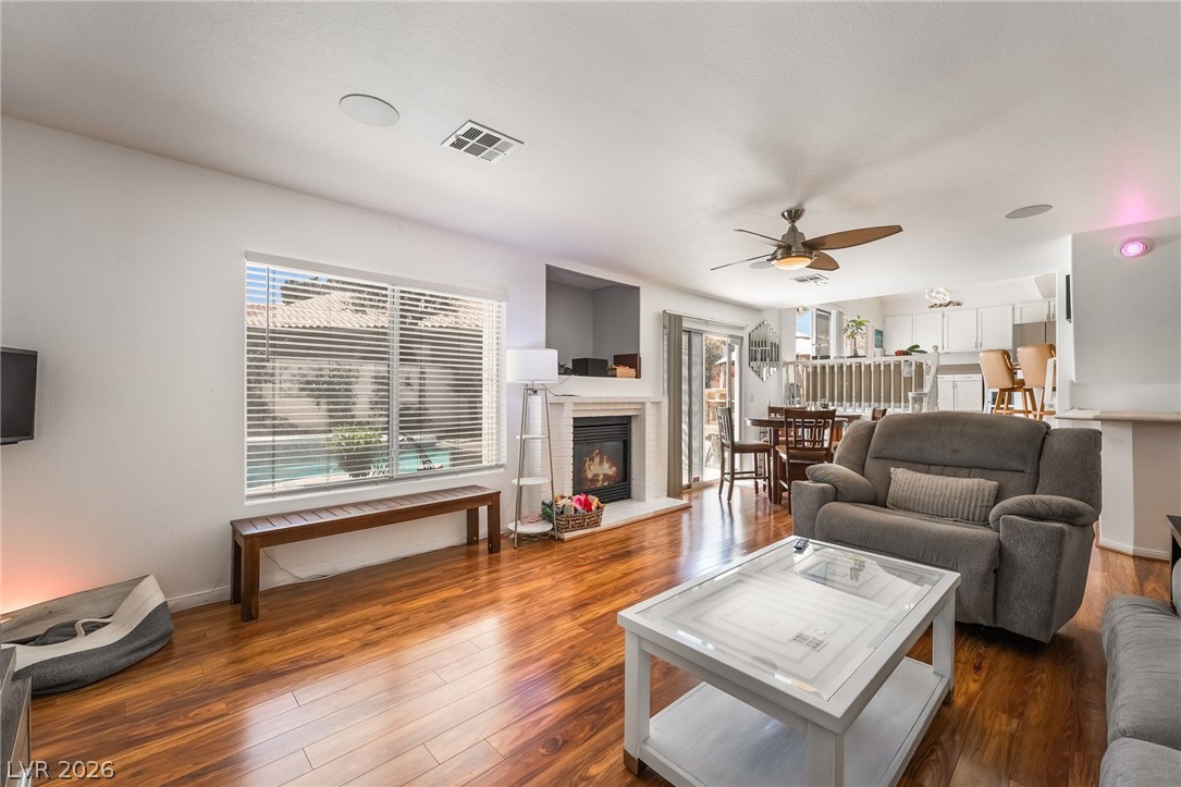2835 Via Terra Street