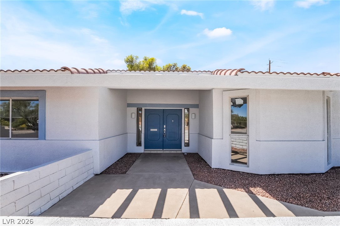 611 East Fairway Road