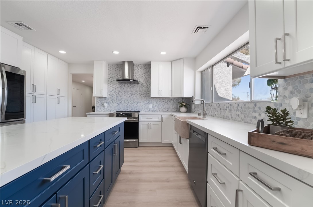 611 East Fairway Road