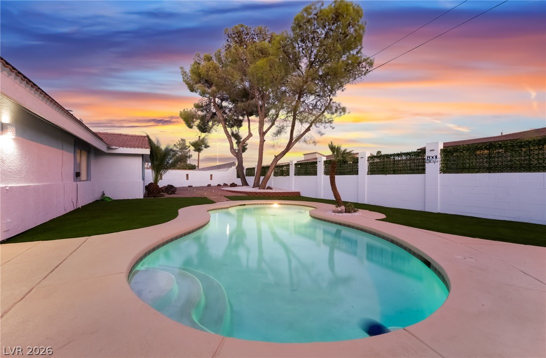611 East Fairway Road