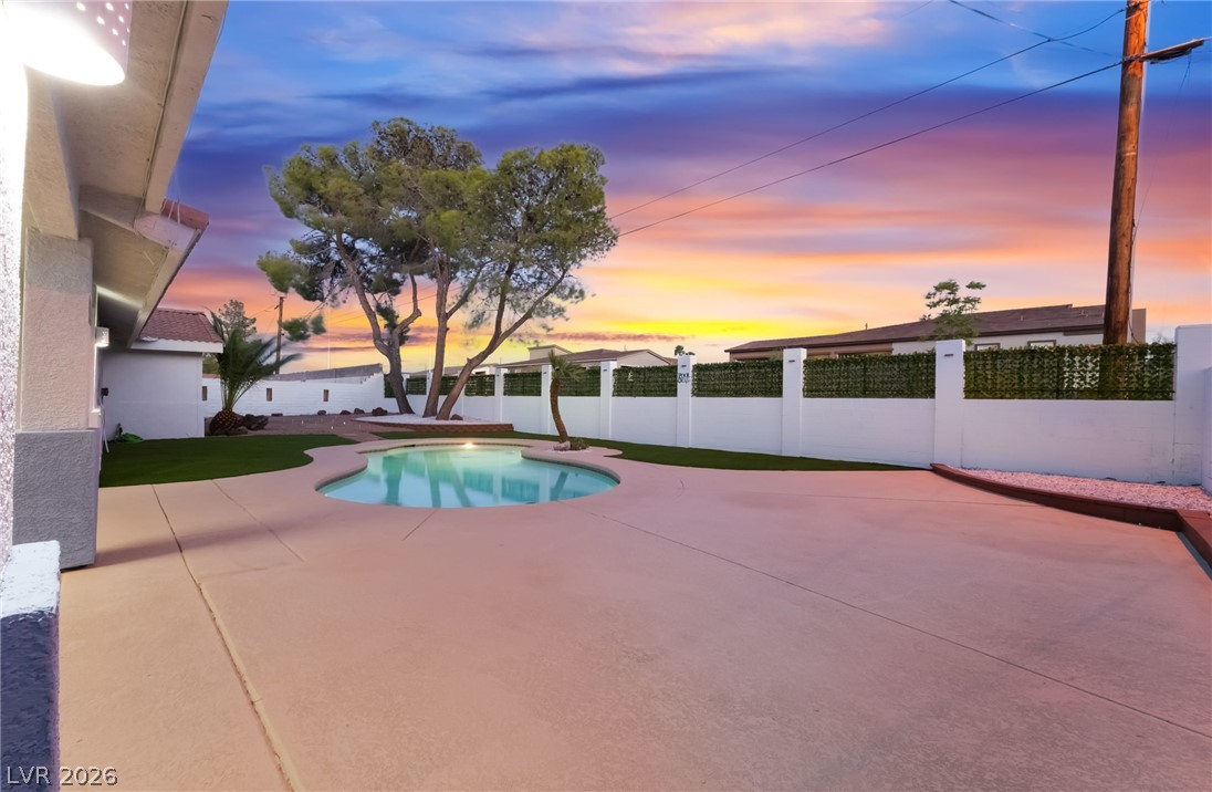611 East Fairway Road