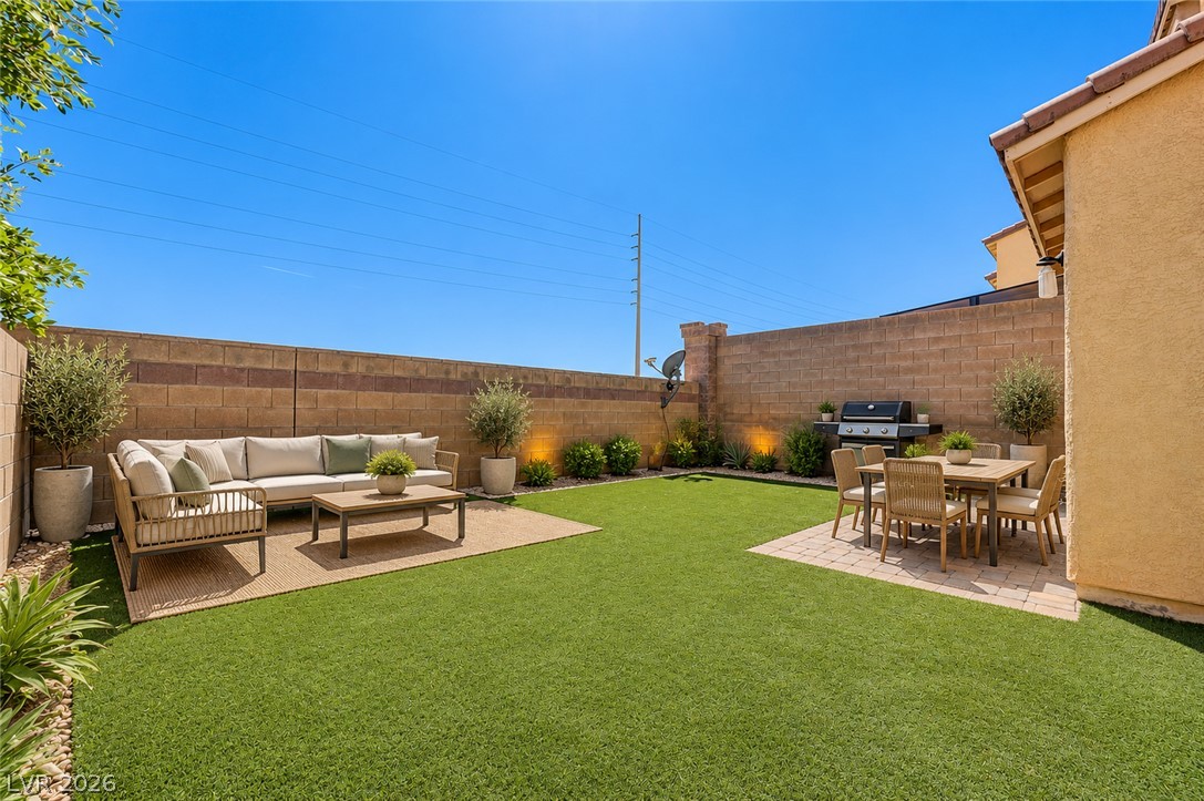 8333 Lower Trailhead Avenue
