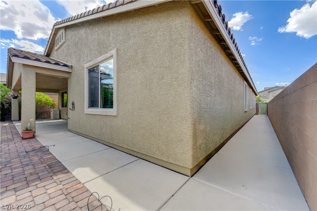 1637 Blue Cliffs Avenue