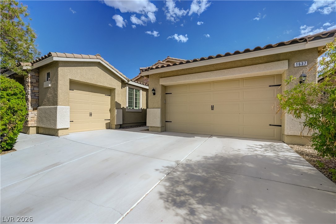 1637 Blue Cliffs Avenue