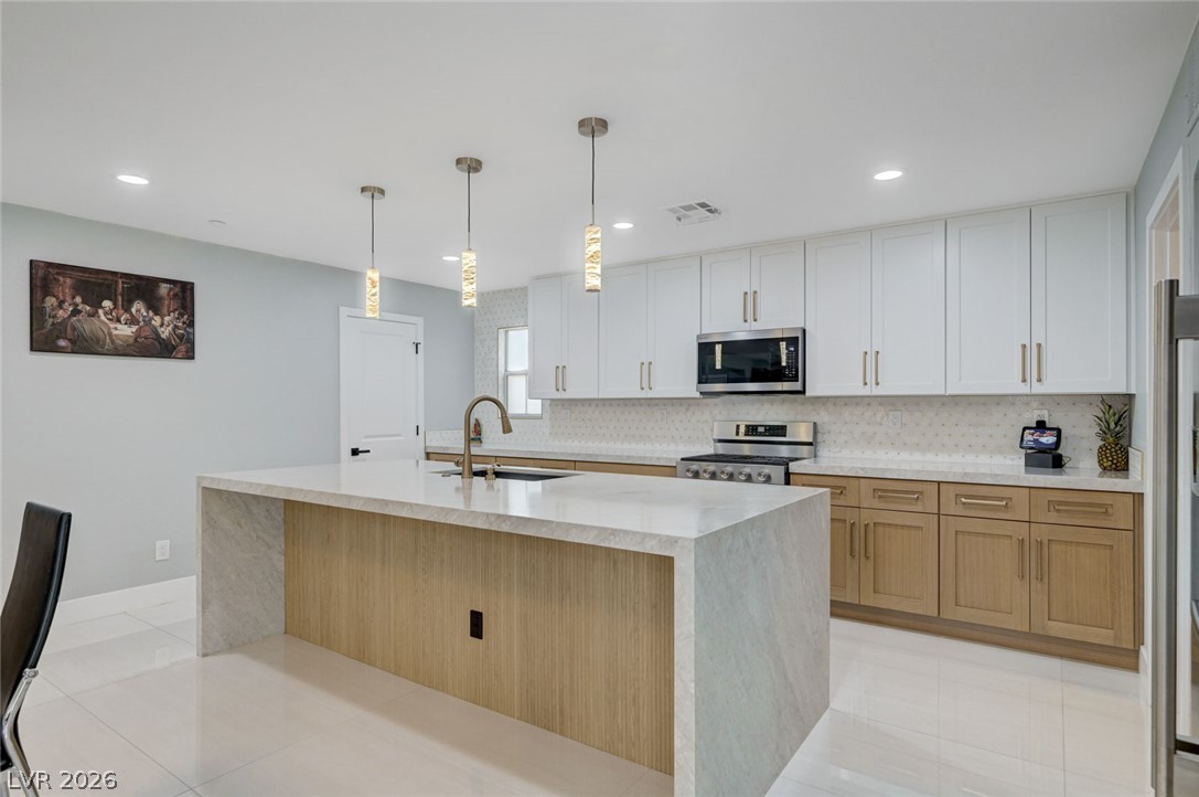 3212 Jevonda Avenue