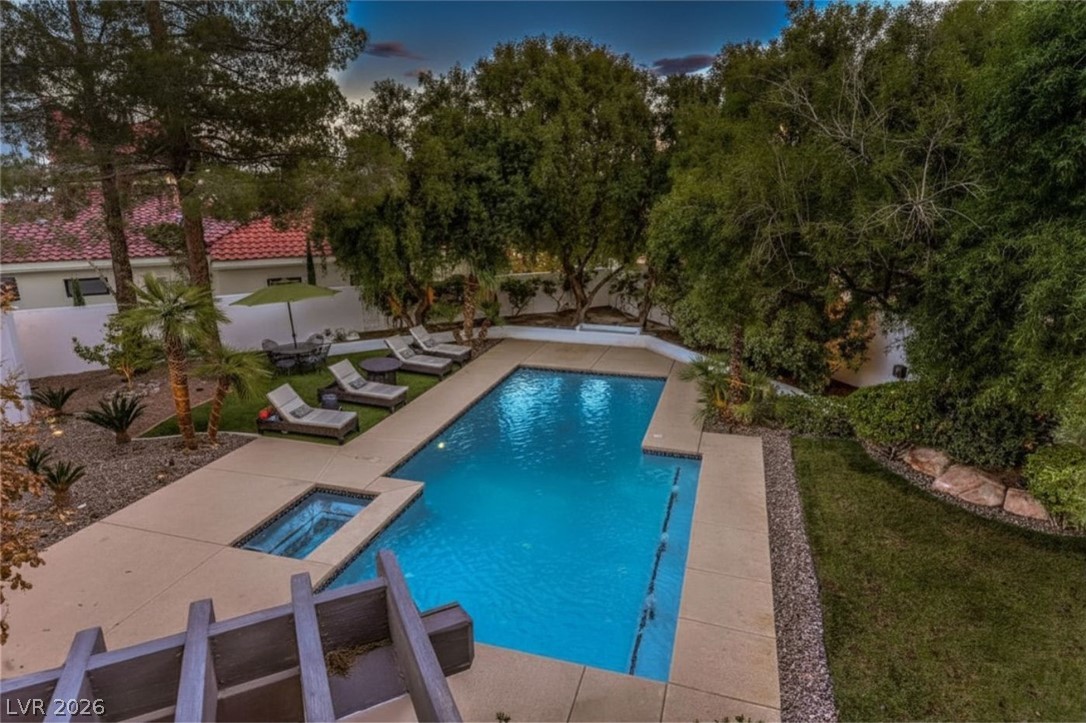 2228 Chatsworth Court